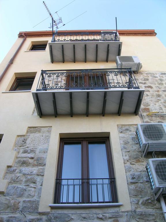 Bed and Breakfast Domus Lilio Petralia Sottana Esterno foto