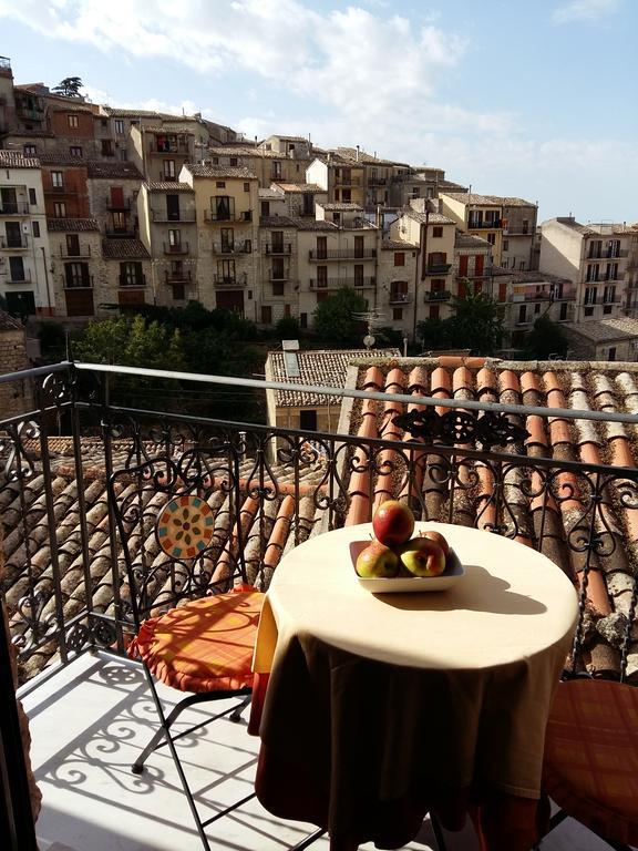 Bed and Breakfast Domus Lilio Petralia Sottana Esterno foto